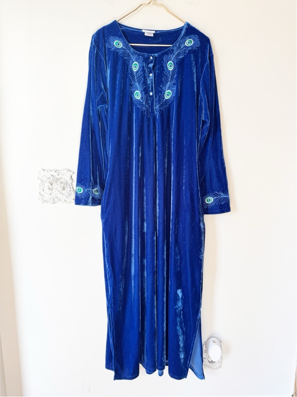 La Cera Vermont Country Store Boho Blue Velvet Embroidered Peacock Caftan Robe L